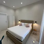 Domus Milone Bed & Breakfast Napoli