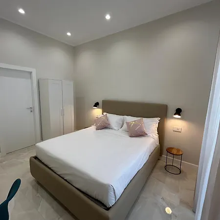 Domus Milone Bed & Breakfast Naples